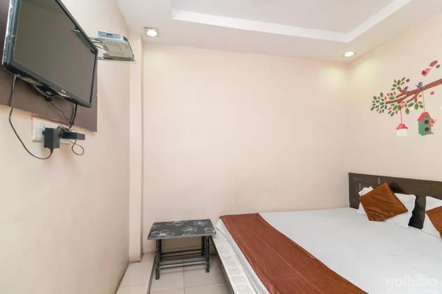 אויאיין Hotel Rameshwaram מראה חיצוני תמונה