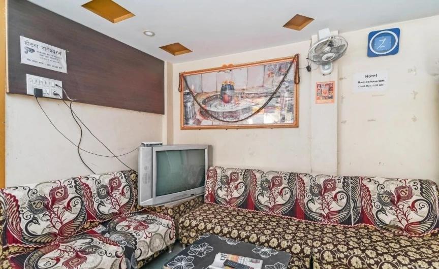 אויאיין Hotel Rameshwaram מראה חיצוני תמונה